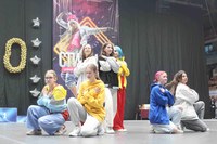 Танцуют все!