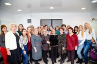 Весь мир начинается с женщины