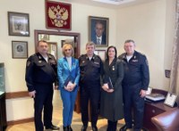 Заместителя председателя Общественной палаты Магнитогорска, юриста Елену Фасахову наградили медалью МВД России 